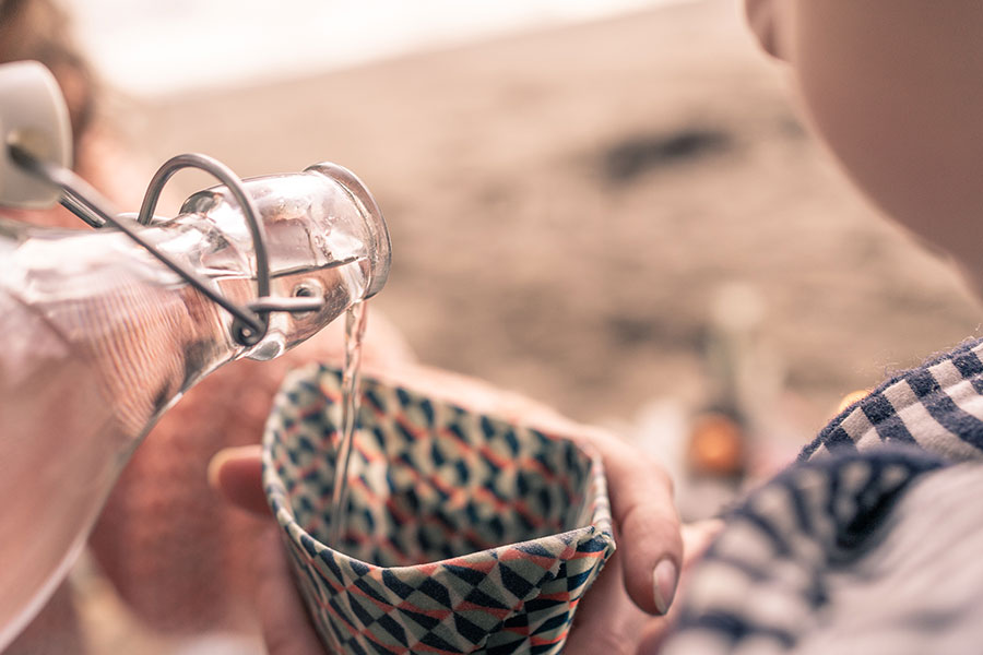 frau-mittag-flasche Kind mit Wetbag von frau mittag, nachhaltig leben in Hamburg
